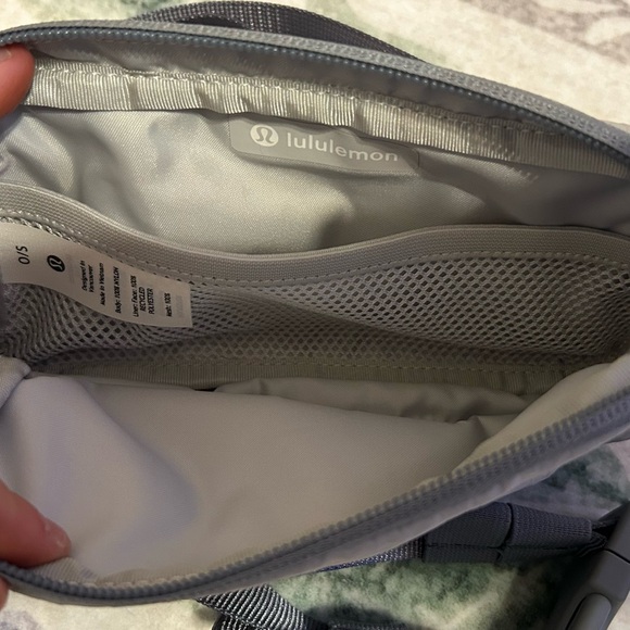 lululemon athletica mini Light Gray Belt Bag - Picture 2 of 3